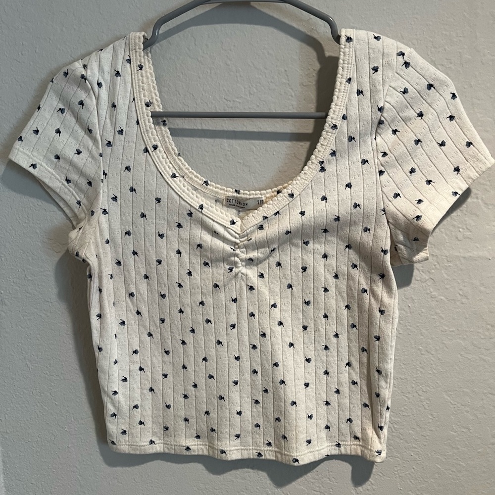 Hollister shirt